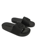 BlackEssenceSlides: Zwarte slippers met ROLLEMAN wiel en herhaald ROLLEMAN patroon