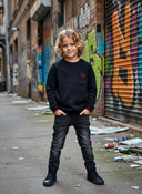 Sweater Tjabo - Kids, zwart met fluor-orange accenten