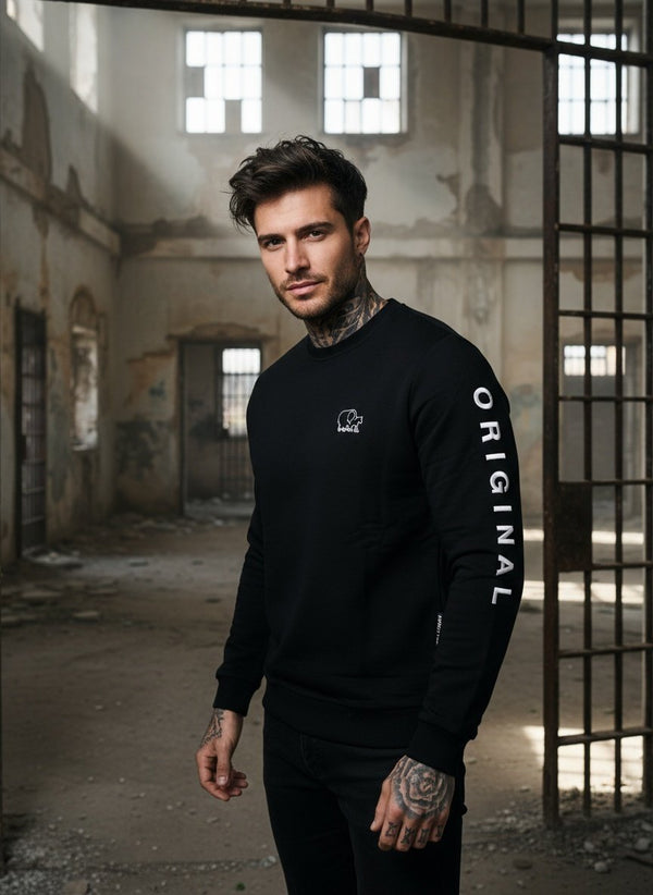 Vinnie – Herrenpullover mit weißem, gesticktem Logo und Schriftzug auf dem Ärmel